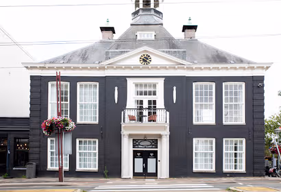 Middenweg Serviced Apartments