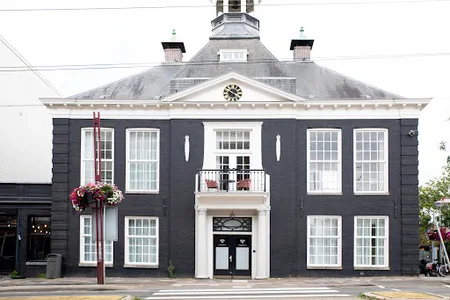 Middenweg Serviced Apartments