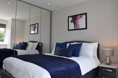 Walpole Court Apartment in Ealing