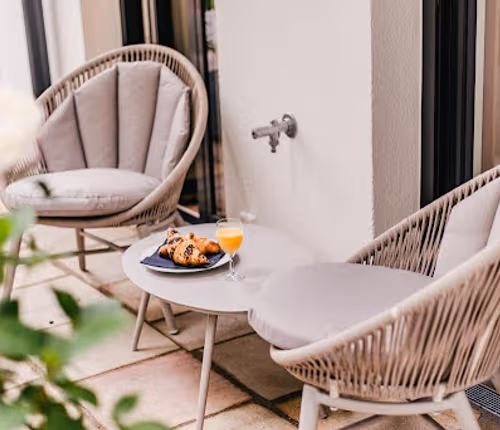 Maximilian Serviced Apartment