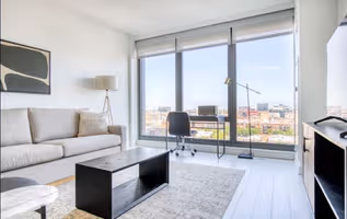 W Van Buren St Serviced Apartment