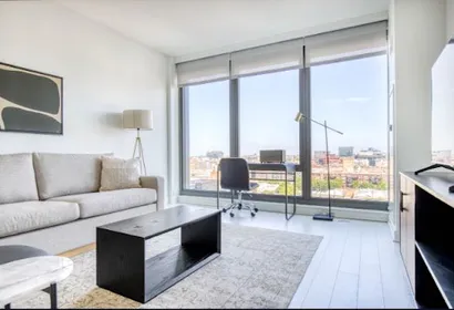 W Van Buren St Serviced Apartment
