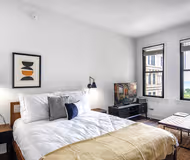 Luxury bedroom at North Lincoln Park West #715 Serviced Apartment, Lincoln Park