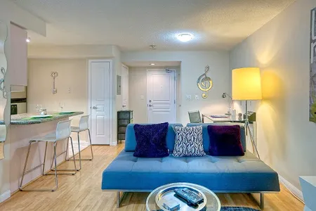 York Suite Simcoe St Apartment