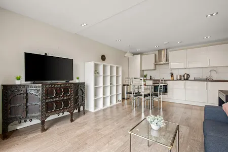 Living room at Hoxton Apartments by Mysquare