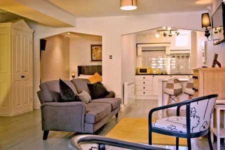 Apartment III
