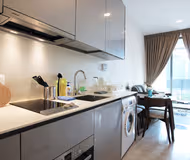 Impeccable kitchen in Beach Road serviced Apartments