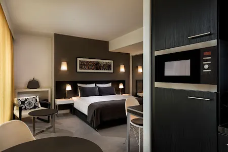 Spandauer Brucke Studio Premier Apartment