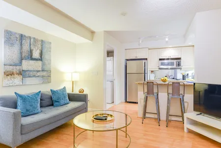 Simcoe Street Apartment