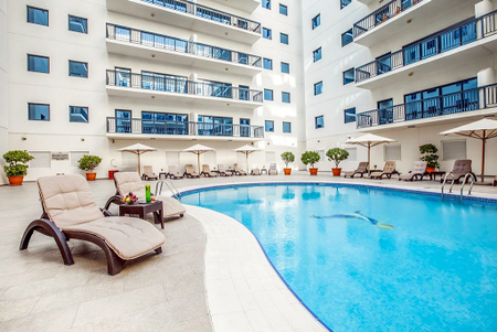 Pool side at Al Mankhool Street Serviced Apartment III, Bur Dubai