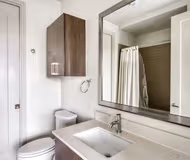 W 7th St Serviced Apartment