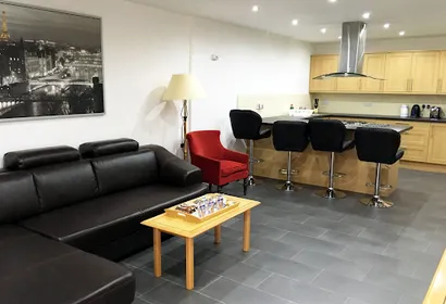 Wellesley Apartments near West Croydon