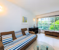 Trocadero Serviced Apartment, Champs Elysees living room