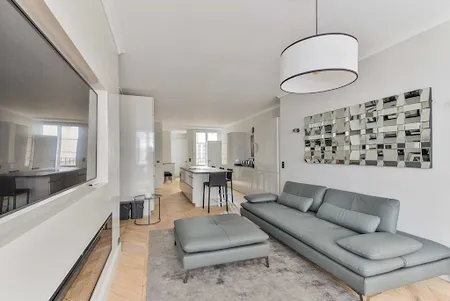 100SQM TUILERIES UBER LUXURY RUE SAINT HONORE
