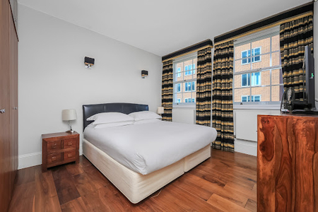 3 bedroom apartment at Tavistock Place Apartment in Bloomsbury