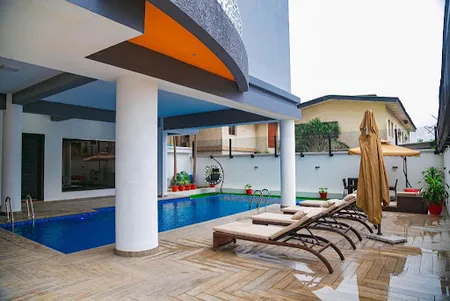Babatunde Jose Street Serviced Apartment