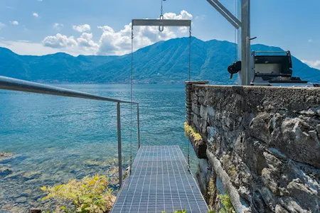 FIVE MINUTE STROLL TO SALA COMACINA-LAKE COMO’S ONLY ISLAND