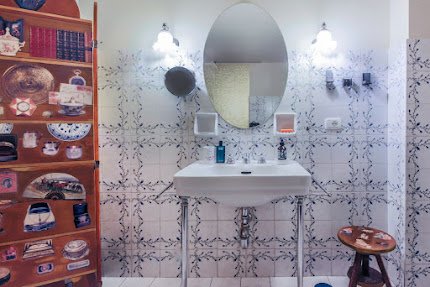 ARTFULLY DECORATED ABODE IN THE HISTORICAL CENTER