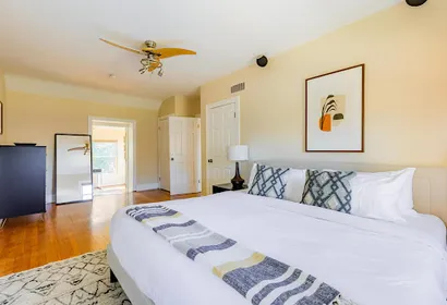 1st St NE Apartment