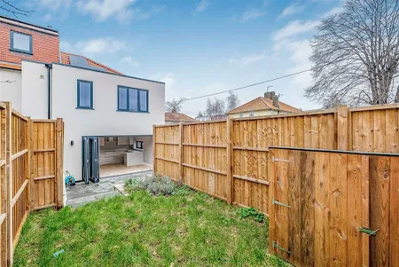 4 Bed House Barnes, London