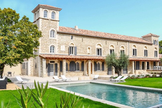 A Grand Luxury Villa in Avignon