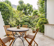 Extra space at Rue Scheffer Serviced Apartment, Champs Elysees