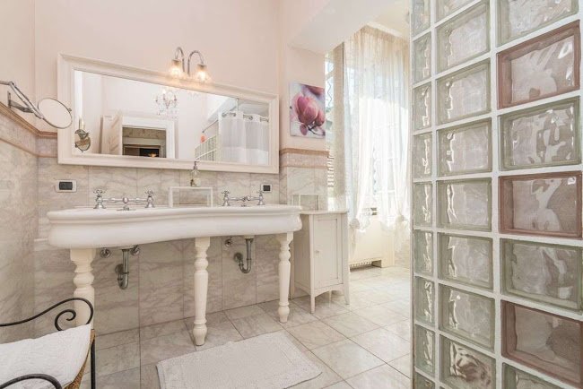 LAKE COMO HISTORIC LUXURY VILLA- 1200M2 OF PURE SPLEDOUR