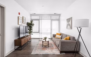 Bottleworks District Apartment