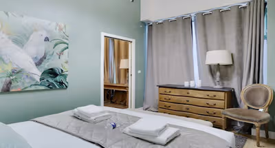 LIVE LIKE A LOCAL IN THE CITY OF LOVE-TIMELESS ‘LATIN QUARTER