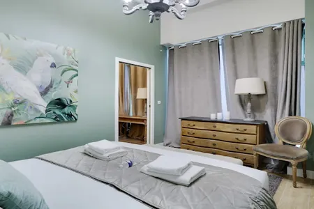 LIVE LIKE A LOCAL IN THE CITY OF LOVE-TIMELESS ‘LATIN QUARTER