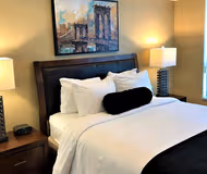 Simcoe Street Serviced Apartment