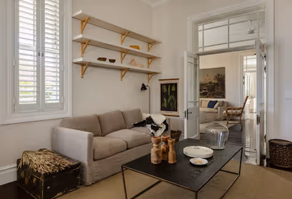 Van Kamp Street Serviced Apartment