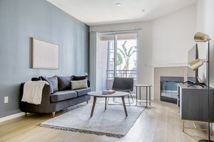 Glencoe Ave Apartment