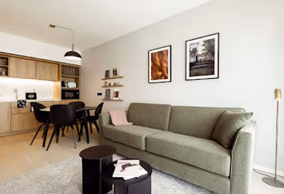 Zimmerstraße One Bedroom Apartment