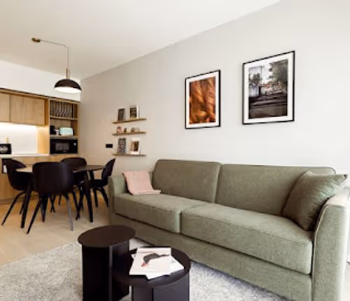 Zimmerstraße One Bedroom Apartment