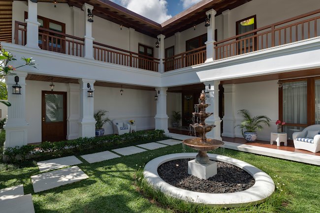 A Quiet Luxury Villa in Petitenget