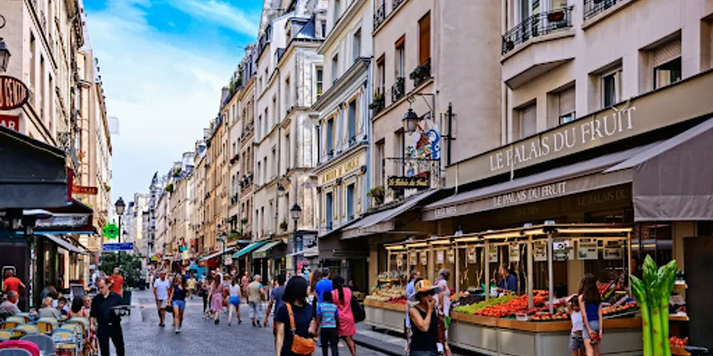 THE PARISIAN DREAM LOCTION MONTROGUEIL