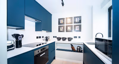 Newly Refurbished! - 2Bed/2Bath Apt - Tube nearby