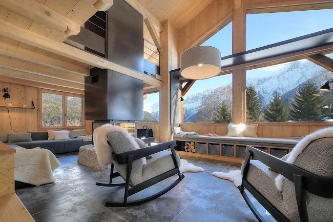 A Gorgeous Traditional Chalet Castor