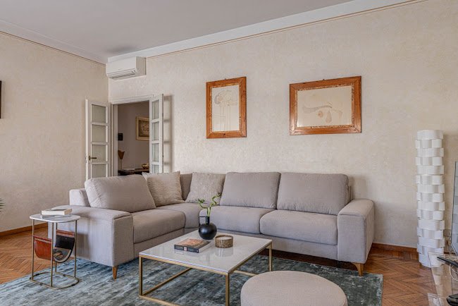 EXCEPTIONAL MIX OF COMFORT AND TRADITIONAL STYLE
