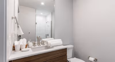 S Wells Street Apartment