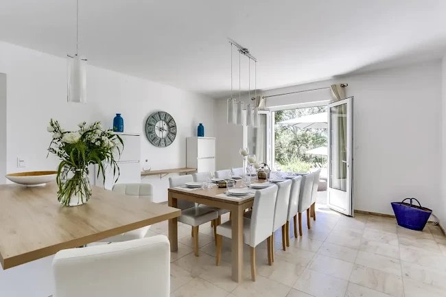 EXCEPTIONAL 320M2 BASTIDE OVERLOOKING THE GULF OF ST TROPEZ