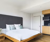 Nollendorfpl Accessible Studio Apartments