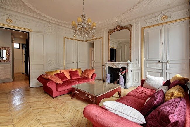 THE SHIMMERING OPERA JEWEL OF PARIS