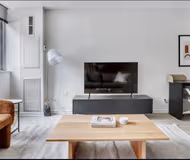 S Ashland Ave Serviced Apartment
