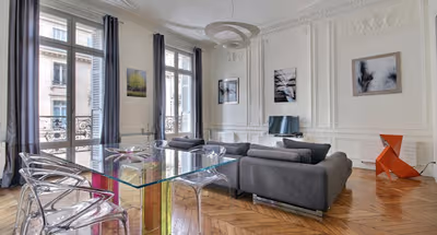 101SQM MINT 2BR CHAMPS ELYSEES GEM-ST LAZARE