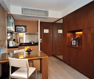 Expensive kitchen in Queens Rd East Apartments