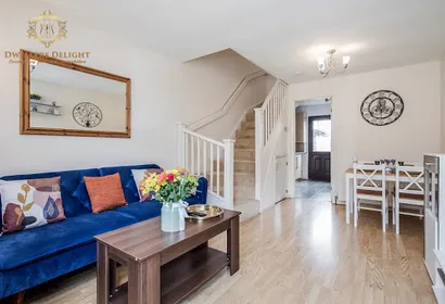 Underwood Road Apartment in Woodford