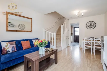 Bright living space at Underwood Road Apartment in Woodford