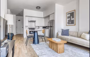 W Madison Street Serviced Apartment